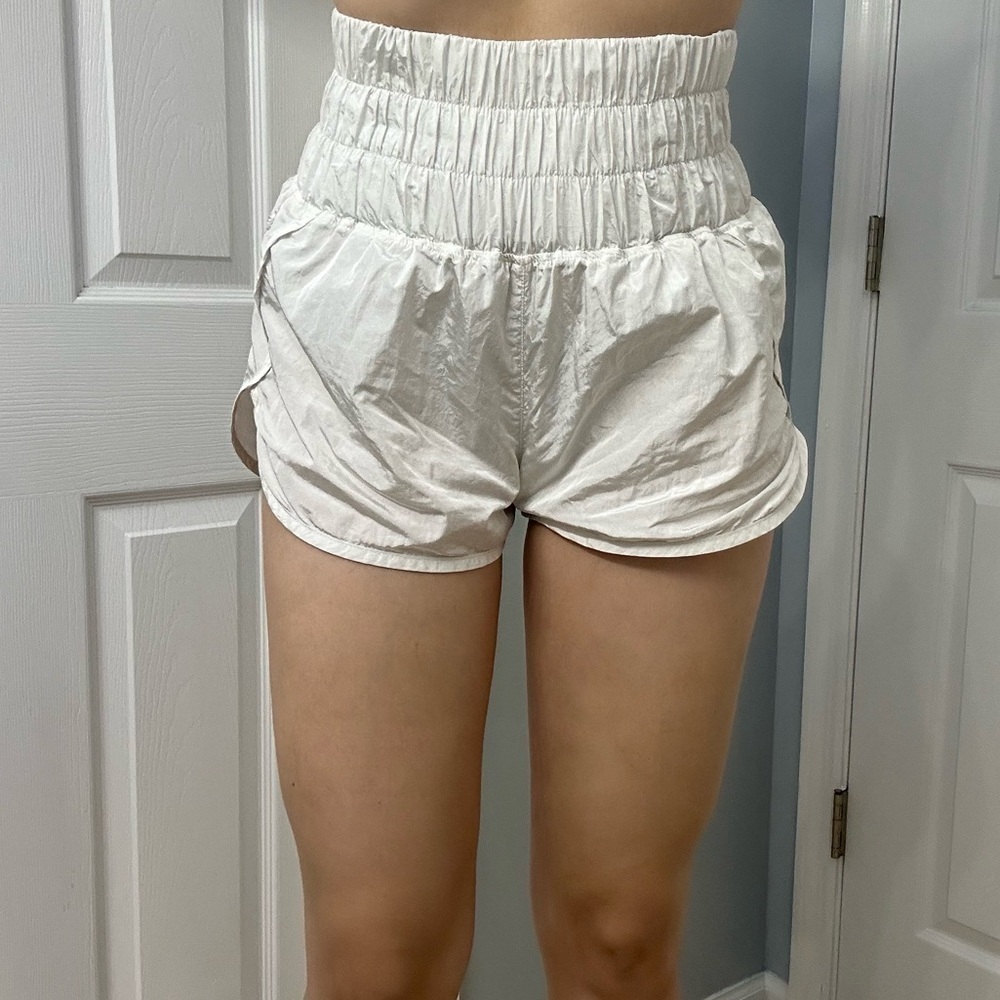 Free People Shorts the Way Home White Casual High Waisted Gym Outdoor Size Small